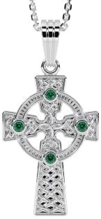 Halskette mit irischem keltischem Kreuz-Anhänger aus  14 karätigem Weißgold, massivem Smaragd und Smaragd